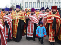 Благодатный огонь пришел в Ярославль